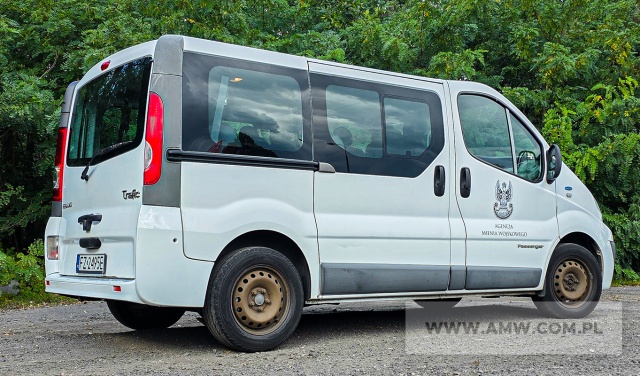 Samochód osobowy Renault Trafic (przebieg 230 tys. km) 
